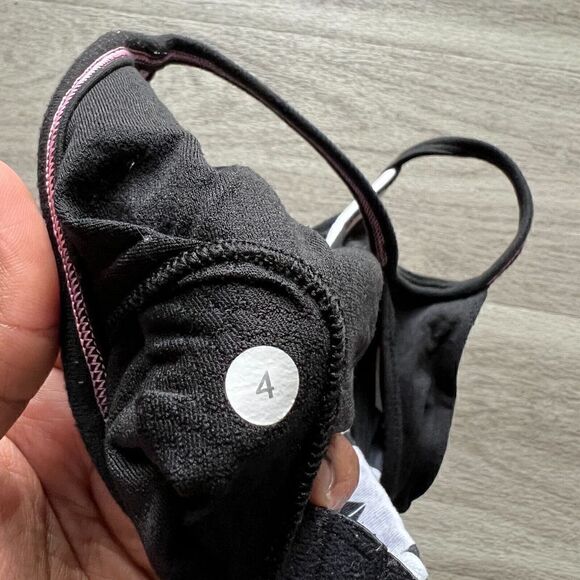 Lululemon Tank Top Womens 4 Black Yoga Running Gym Active - Picture 8 of 8